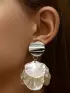 Серьги клипсы для ушей QF «Ветерок», белые в серебре