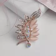 Брошь «Соло» (веточка с жемчужиной)