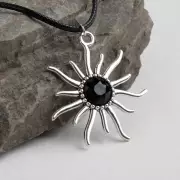 Кулон на шнурке 