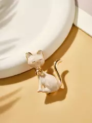 Брошь «Котёнок» с подвижным бантиком, цвет белый в золоте